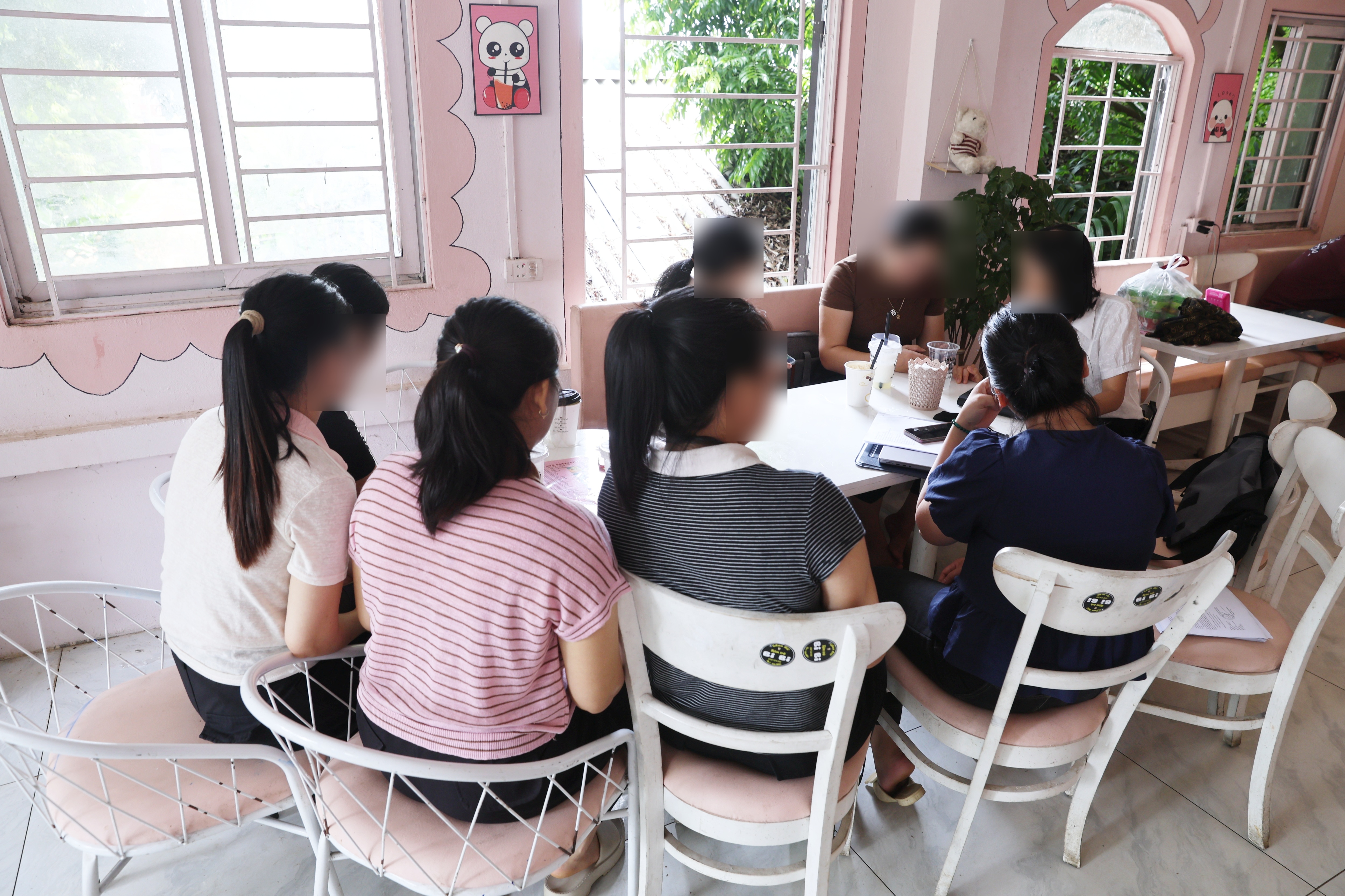 Giáo viên mầm non lo lắng khi điều chuyển xa nhà