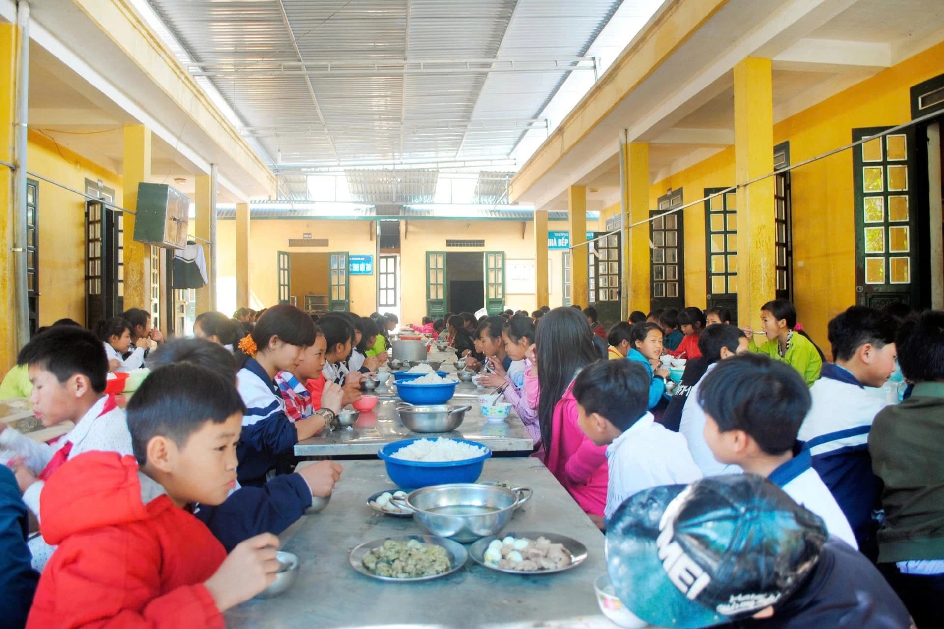 Bộ GD&ĐT đề xuất tăng hỗ trợ tiền ăn lên 1,17 triệu đồng/tháng và mở rộng đối tượng hưởng chính sách