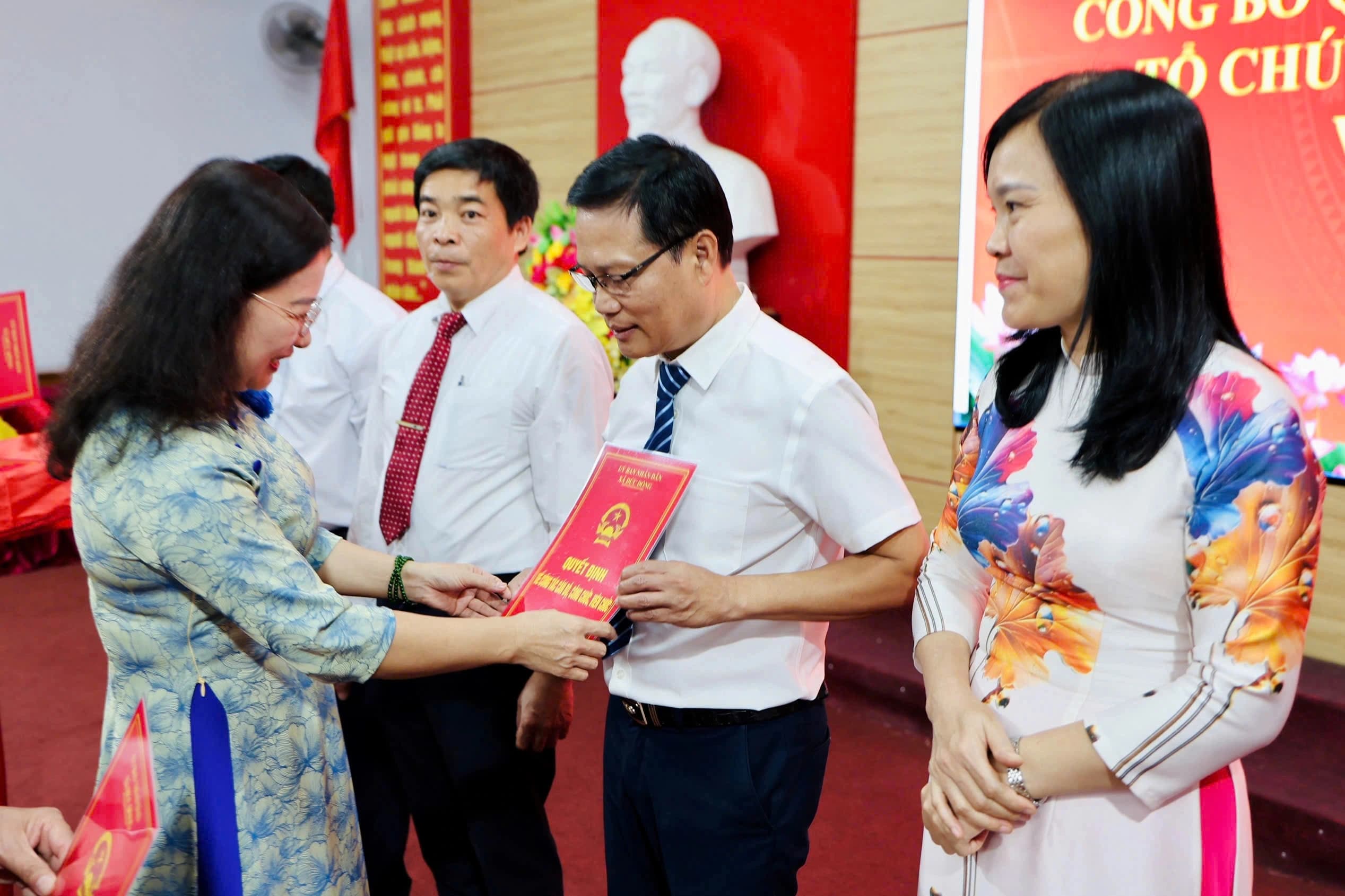 Xôn xao một trường học chưa bổ nhiệm hiệu trưởng sau sáp nhập