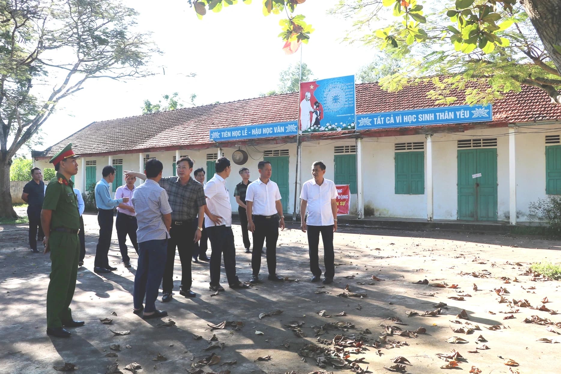 Phó Chủ tịch tỉnh Nghệ An sẽ gặp phụ huynh thôn Tiến Sơn để giải quyết vụ 127 học sinh chưa đến lớp