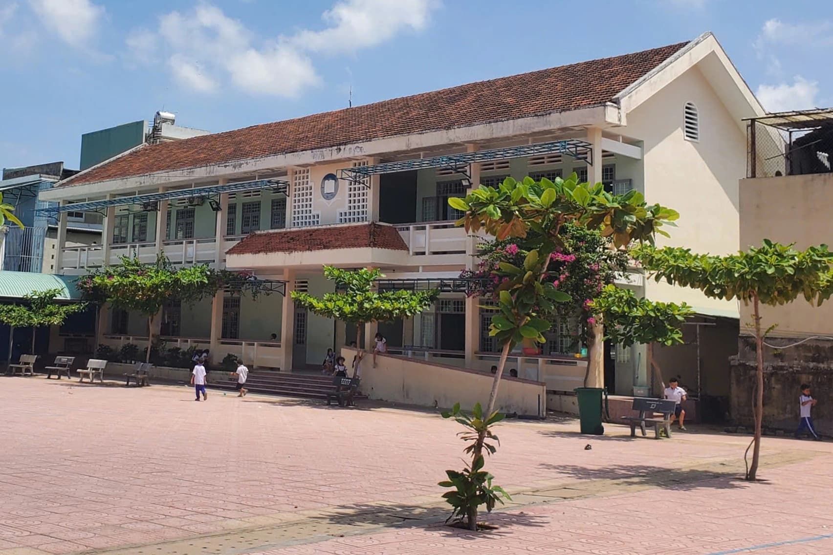 Gia Lai cấm cắt giảm giờ dạy chính khóa, ngăn tạo nhu cầu học thêm
