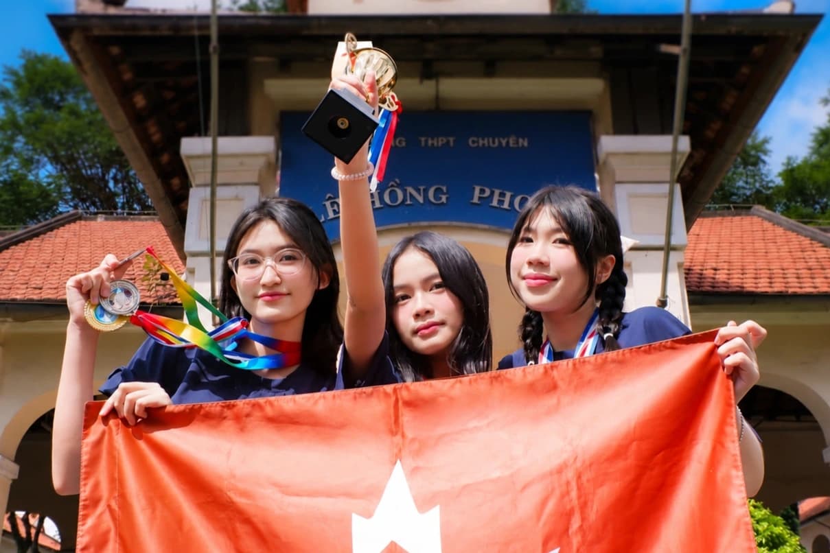 Học sinh chuyên Lê Hồng Phong (TPHCM) giành ngôi vô địch Trường Teen 2026