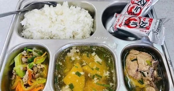 Phụ huynh có quyền biết chi phí bữa ăn bán trú?