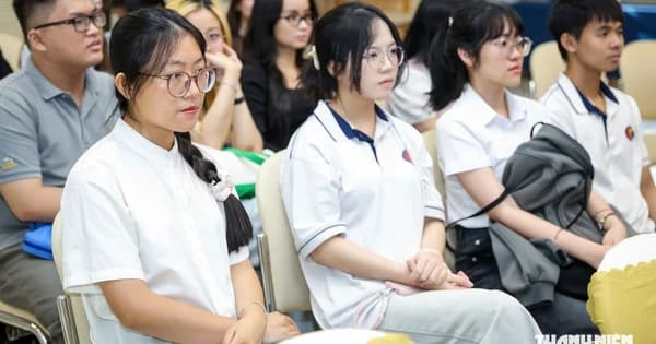 Điểm chuẩn khối ngành khoa học xã hội nhân văn giảm sâu