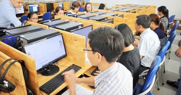 Giáo viên nghỉ hưu có thể dạy toàn thời gian: Không chỉ để bổ sung nhân lực